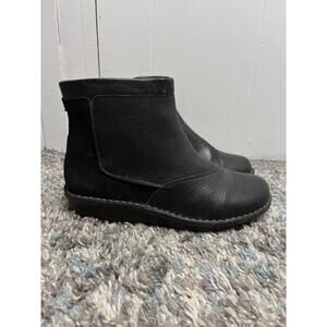 Clarks Shoes Womens Boots 9.5 Wide Comfort Leather Suede Back Side Zip Ankle